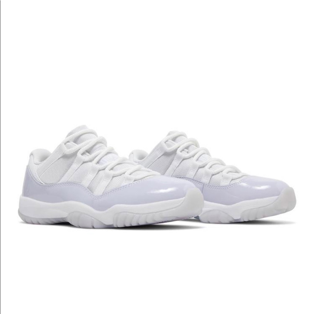 Wmns Air Jordan 11 Retro Low “Pure Violet”